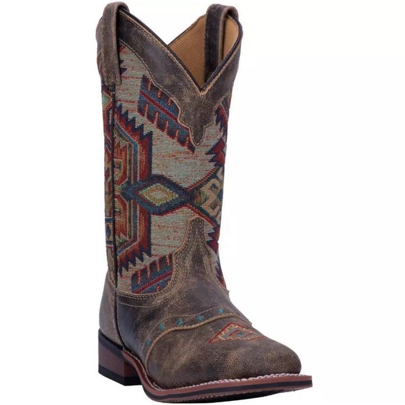 LAREDO WOMENS SCOUT 11